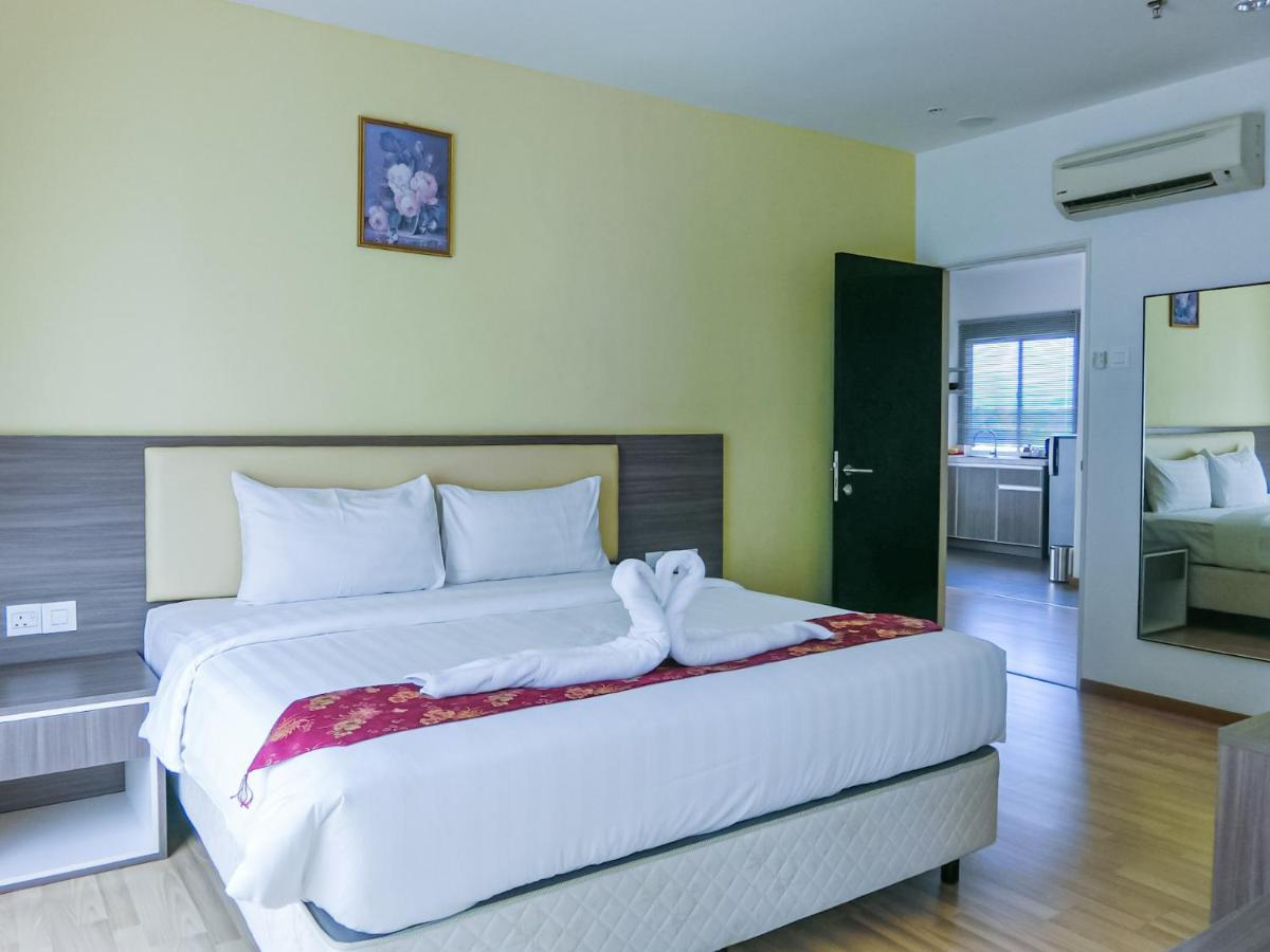 Gloria Swiss Apartment Melaka Ayer Keroh Room photo